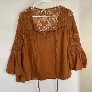 Mudd Women's Terracotta Colored Gauze Boho Blouse Lace Embellishment